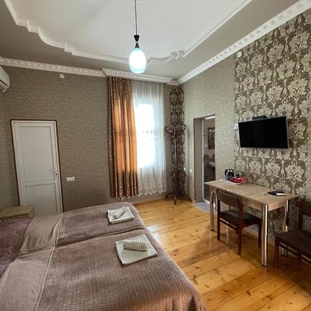 Elco Hotel Zugdidi Buitenkant foto
