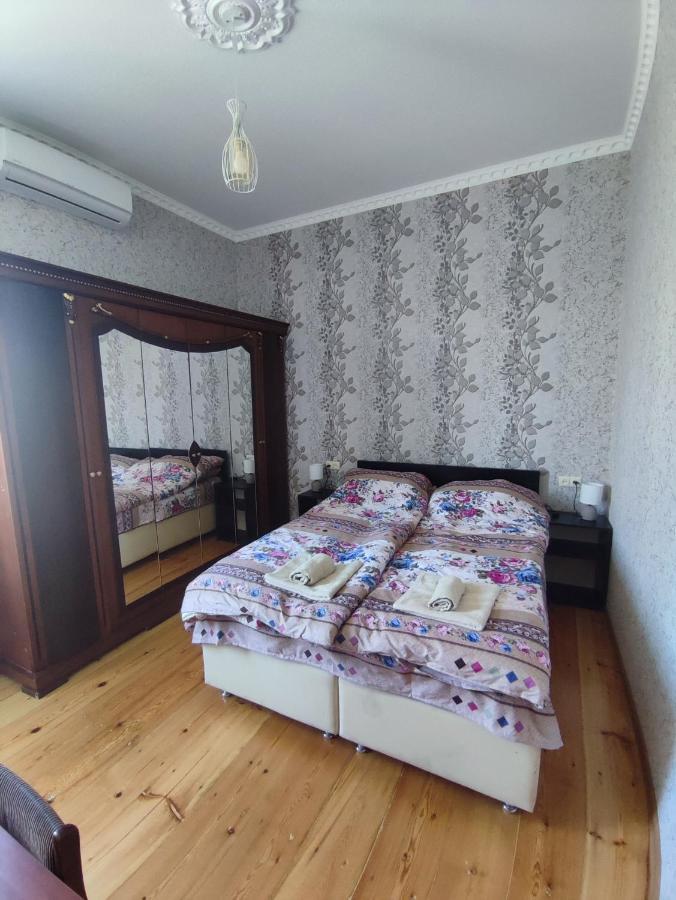 Elco Hotel Zugdidi Buitenkant foto