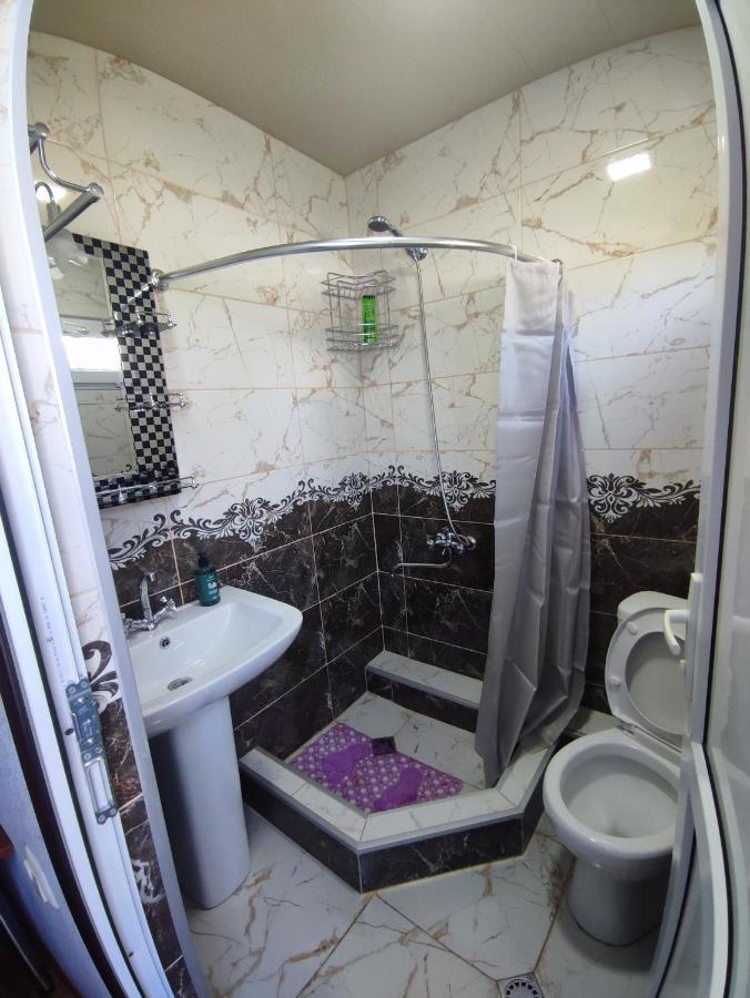 Elco Hotel Zugdidi Buitenkant foto