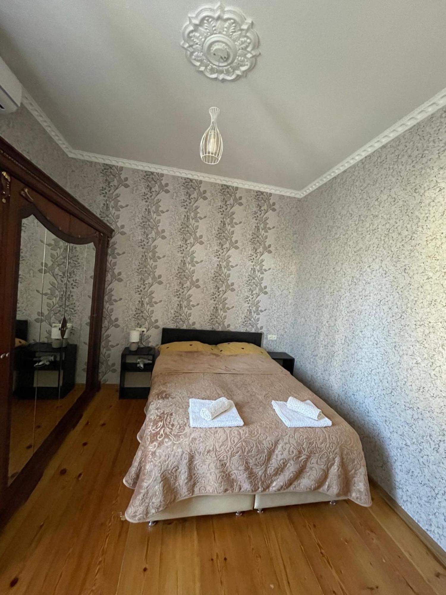 Elco Hotel Zugdidi Buitenkant foto