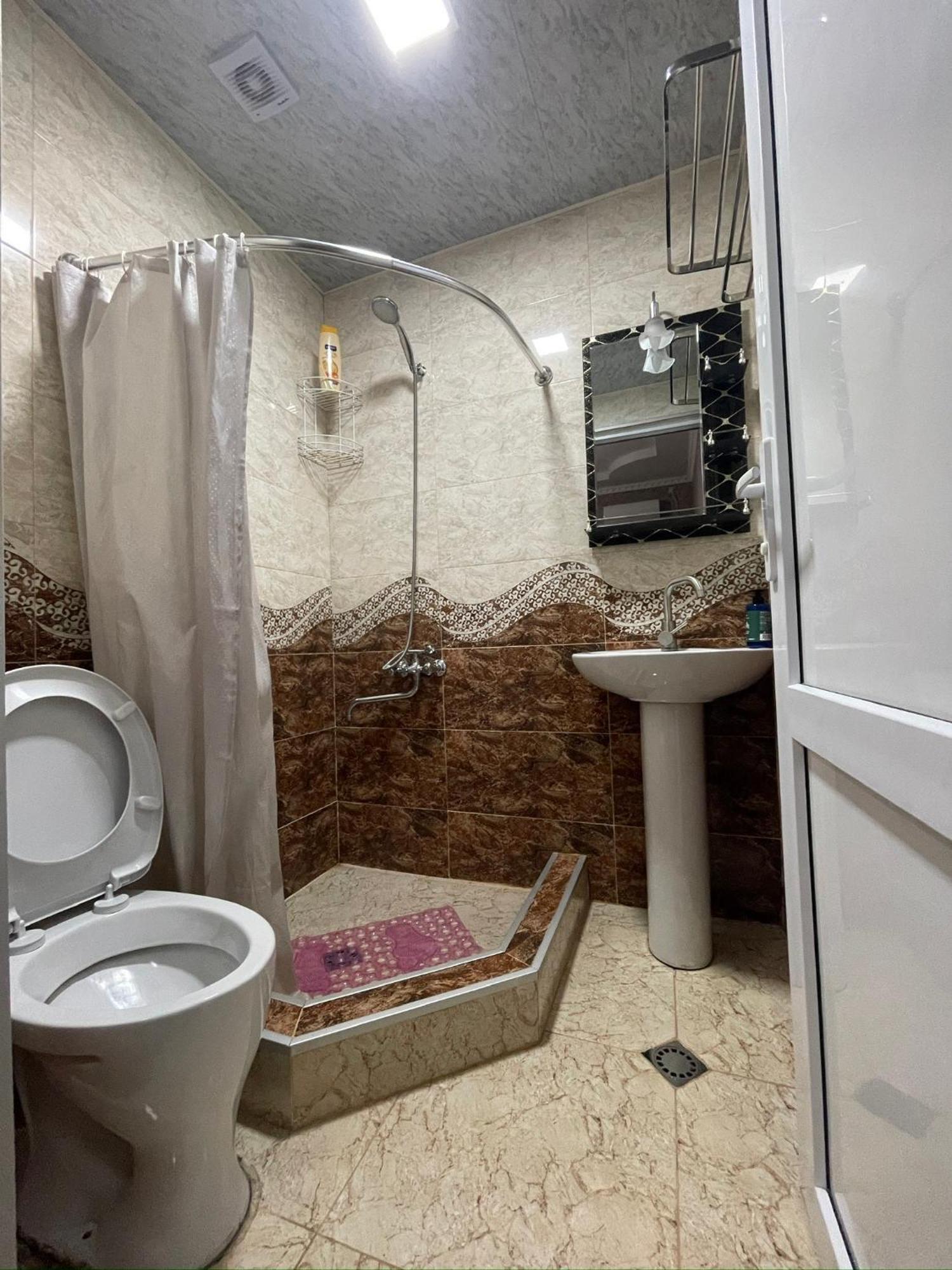 Elco Hotel Zugdidi Buitenkant foto