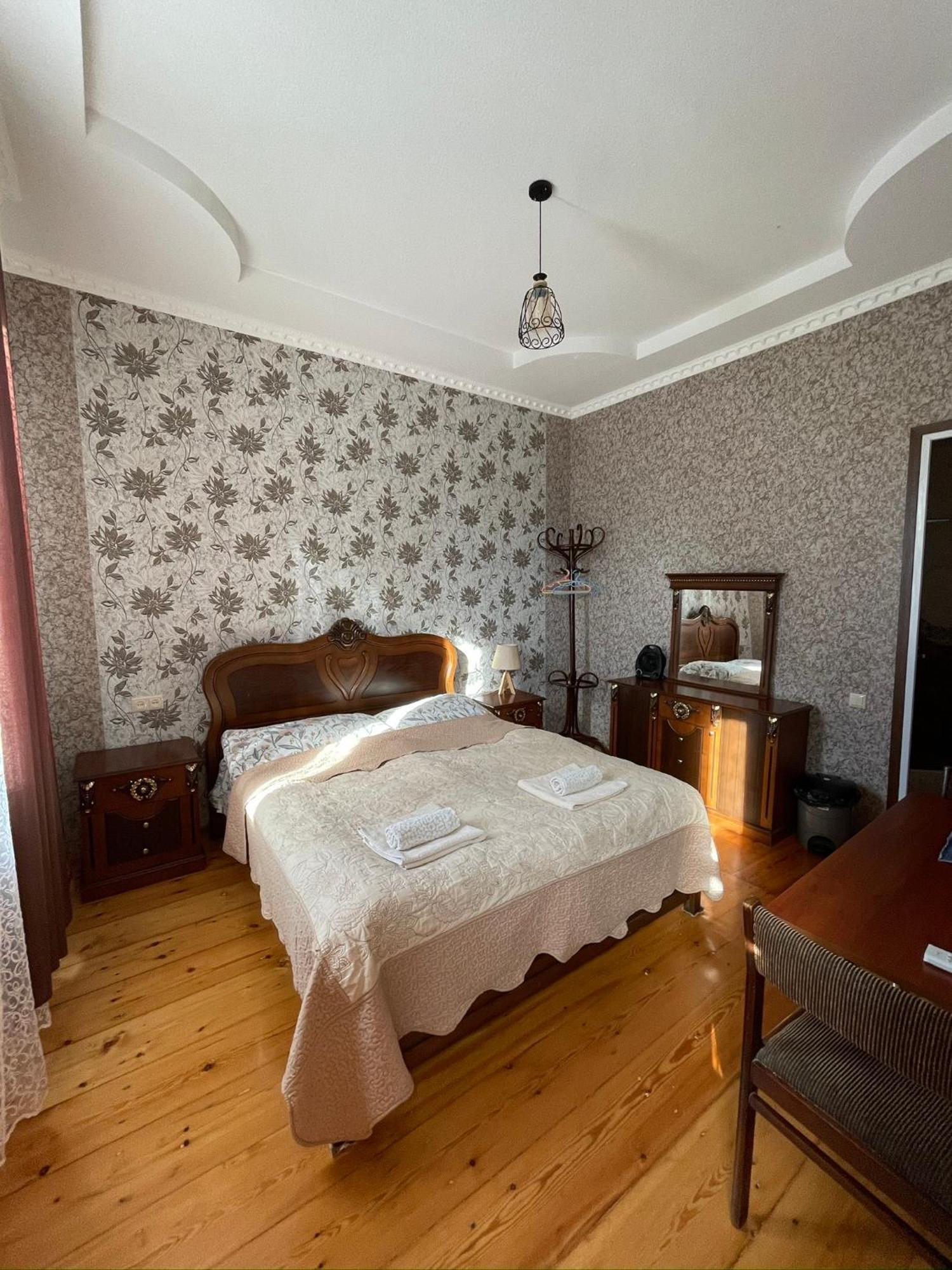 Elco Hotel Zugdidi Buitenkant foto