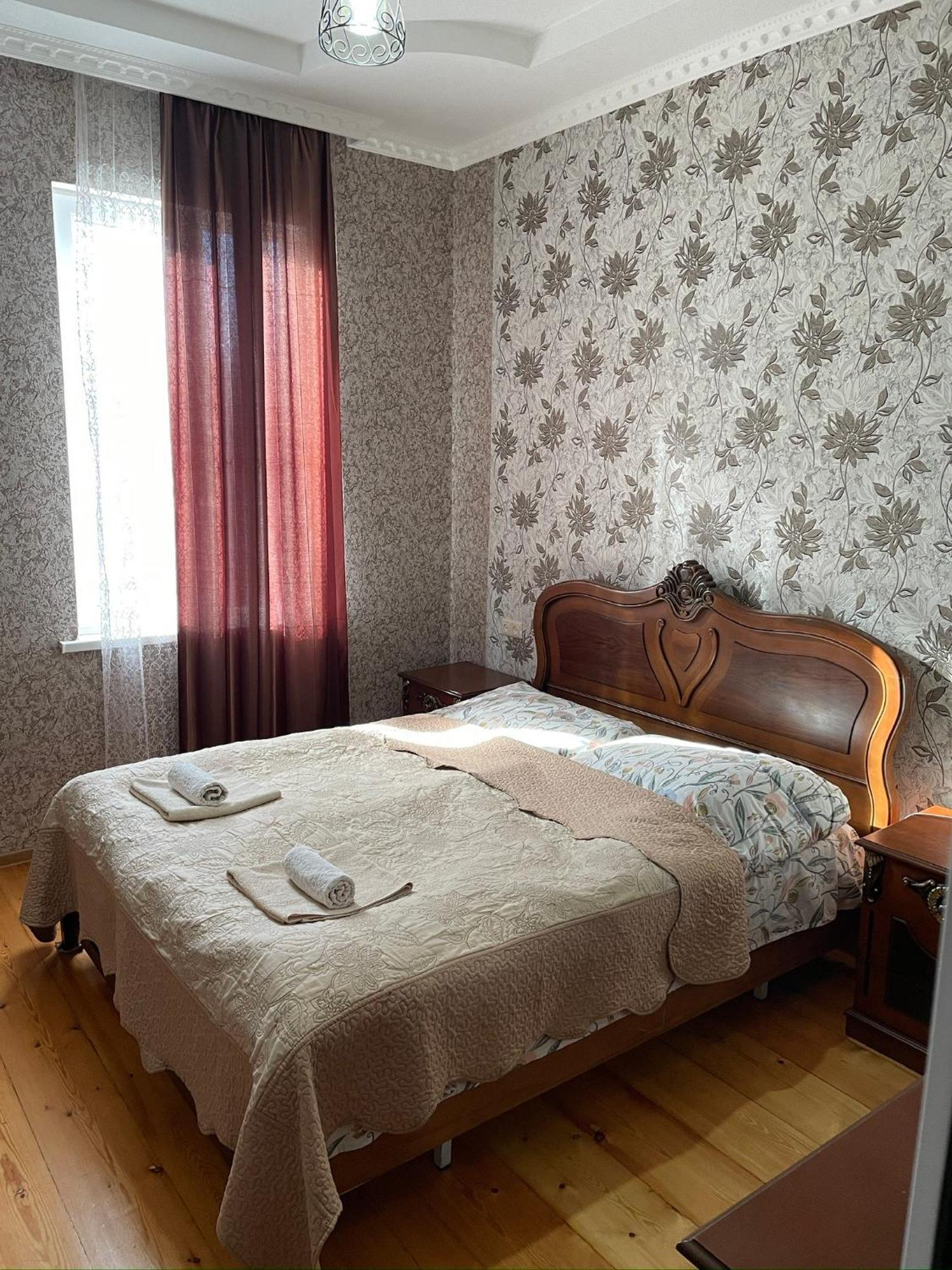 Elco Hotel Zugdidi Buitenkant foto