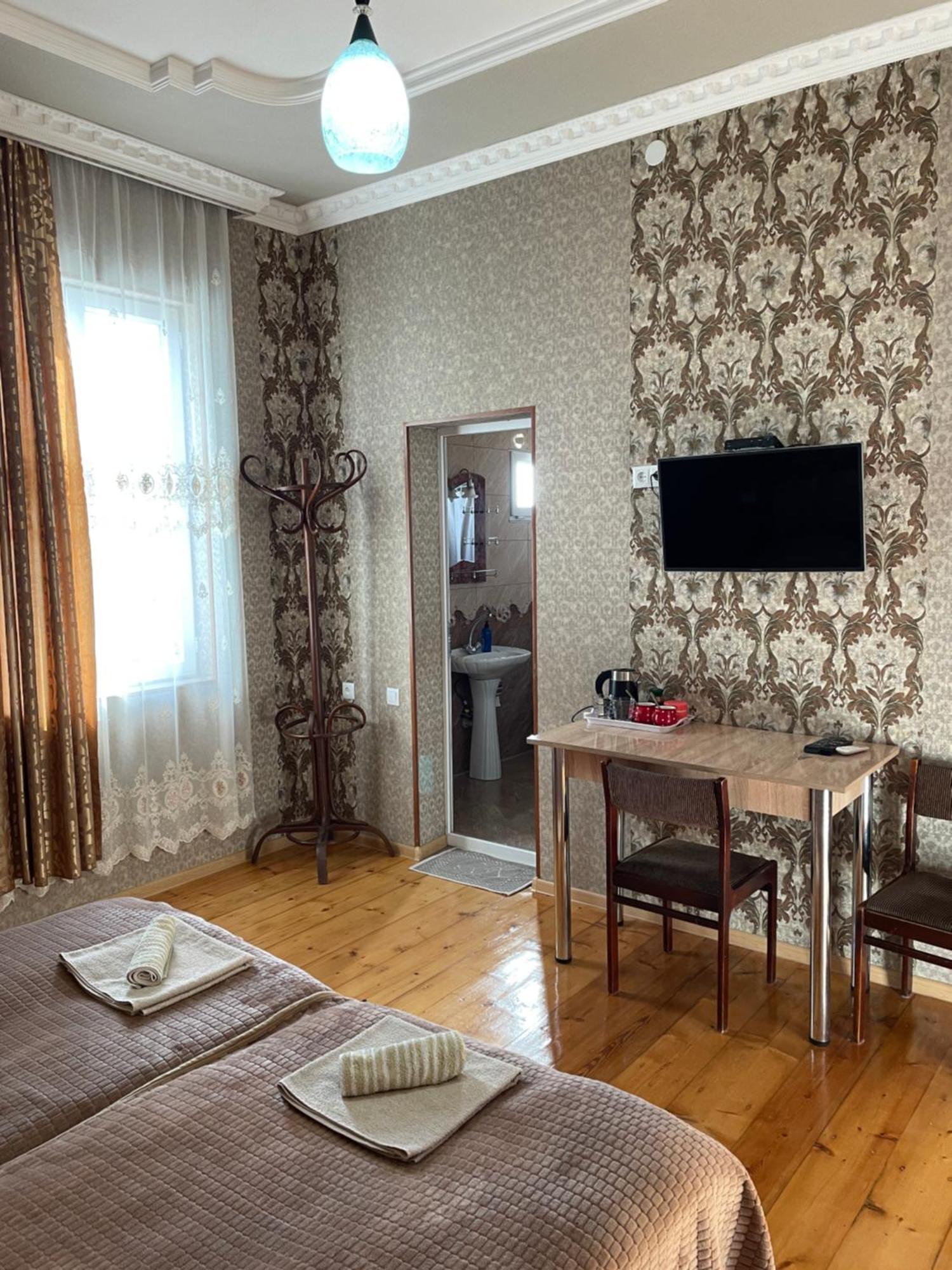 Elco Hotel Zugdidi Buitenkant foto