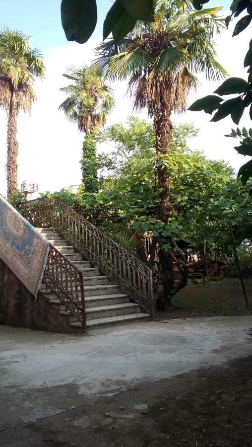 Elco Hotel Zugdidi Buitenkant foto