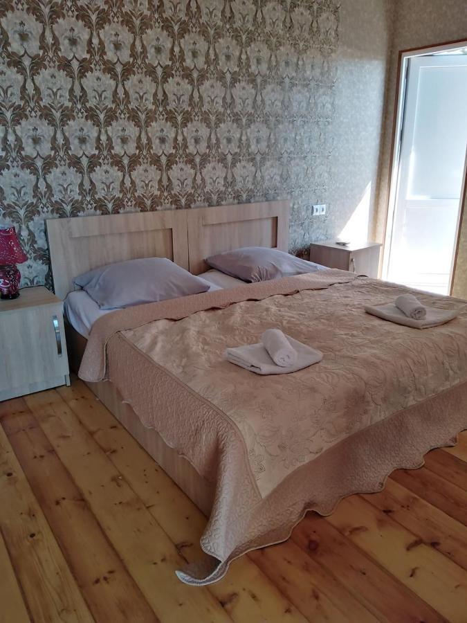 Elco Hotel Zugdidi Buitenkant foto