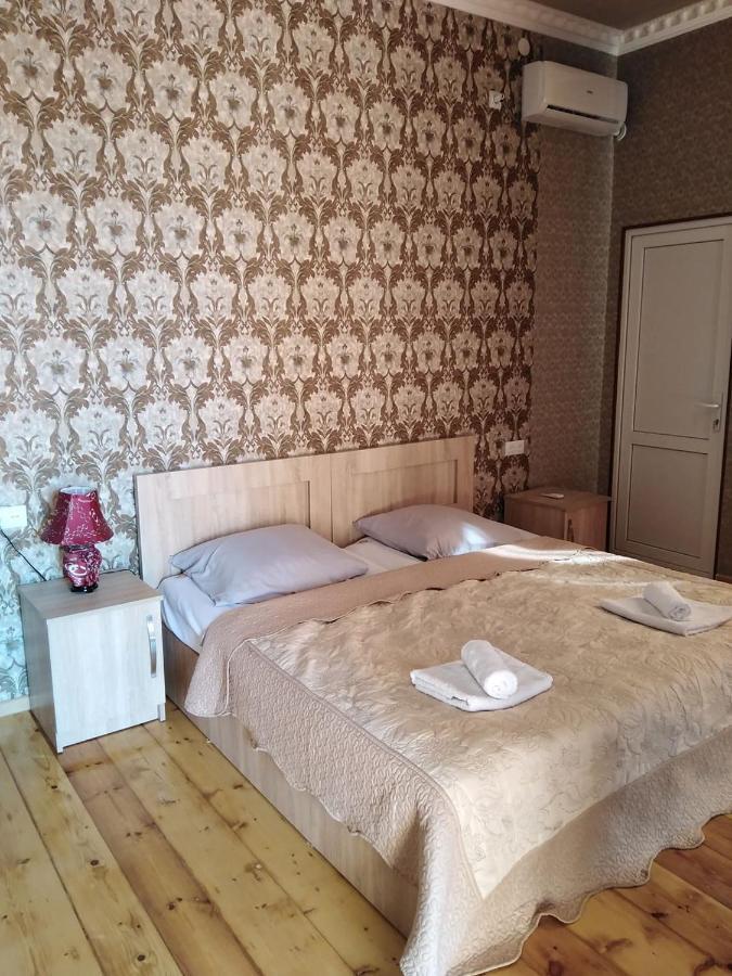 Elco Hotel Zugdidi Buitenkant foto